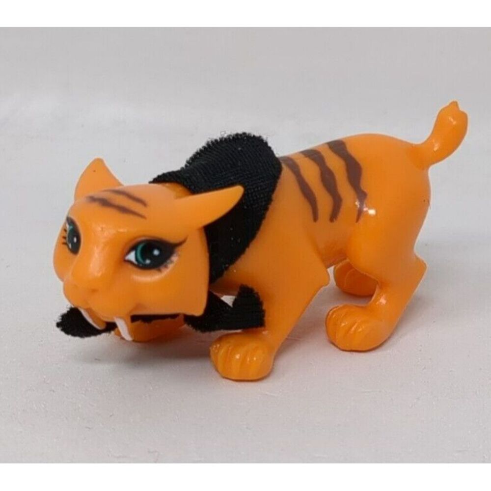 Monster High Doll Toralei Stripe Pet Sabertooth Tiger Sweet‎ Fang With Bandana